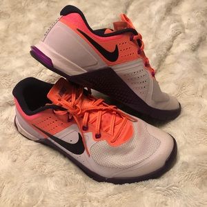 Women's 8.5. Nike Metcon Vo2 Sneakers/Trainers